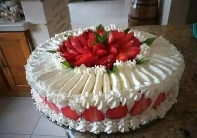 No Bake Strawberry Shortcake with fresh strawberries and whipped cream