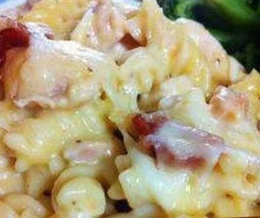 Bacon Chicken Skillet with crispy bacon and tender chicken pieces in a colorful dish