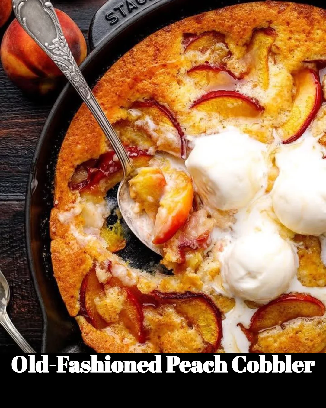 Delicious Old-Fashioned Peach Cobbler served in a bowl