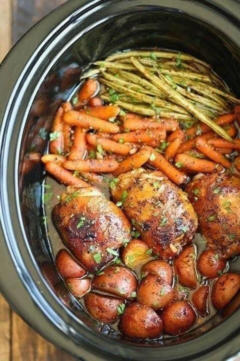 Slow Cooker Honey Garlic Chicken and Vegetables